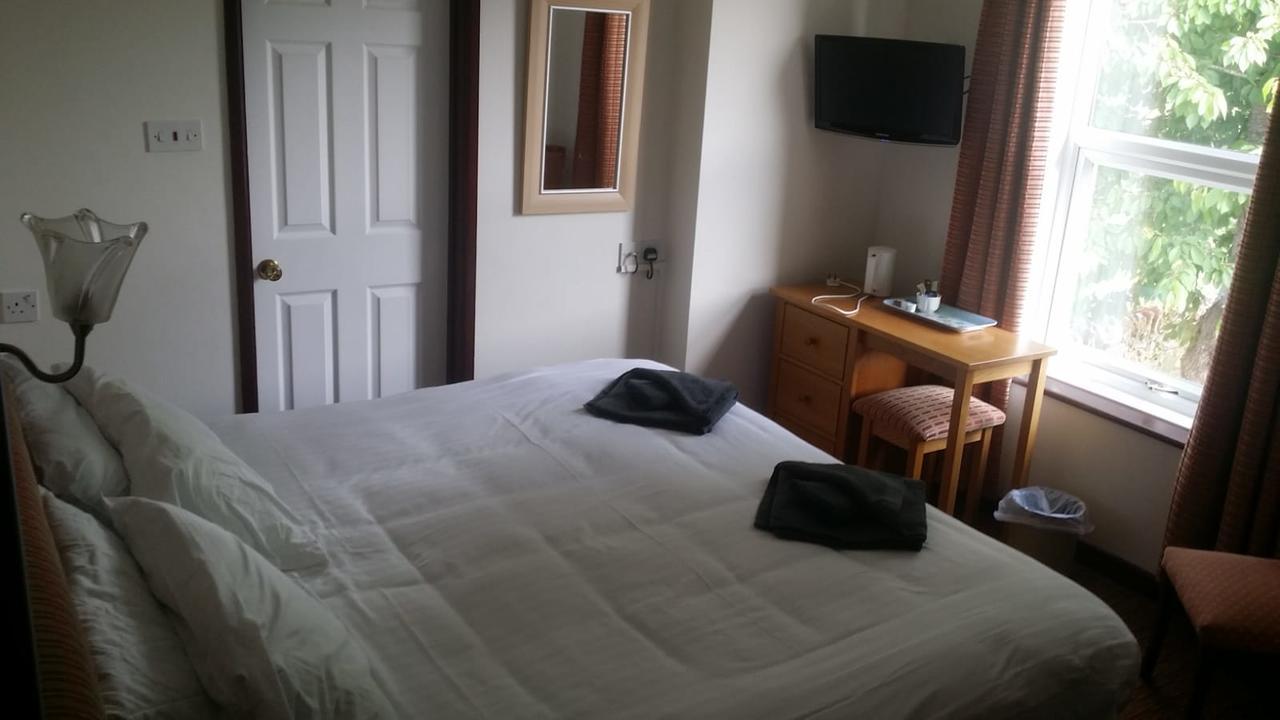 Winston Manor Guesthouse Rooms Churchill  Exterior foto