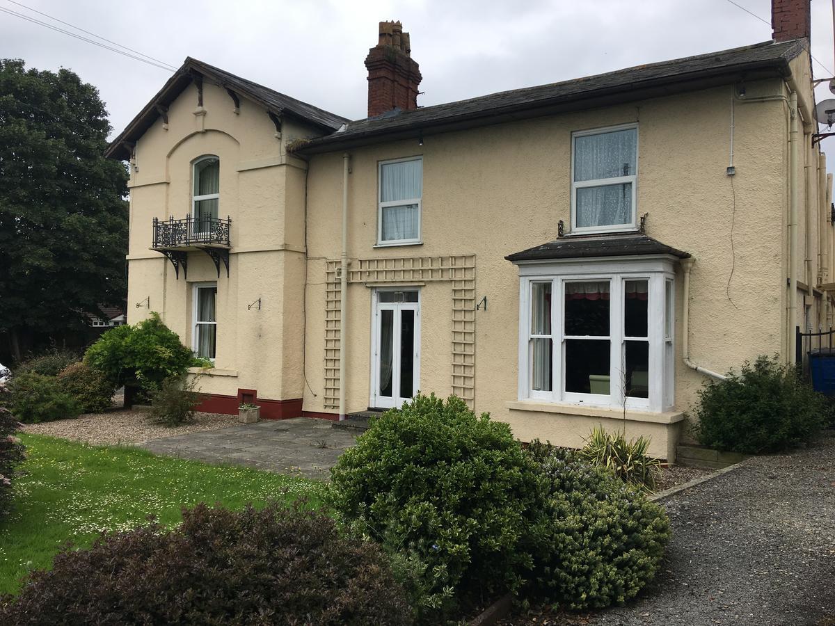Winston Manor Guesthouse Rooms Churchill  Exterior foto