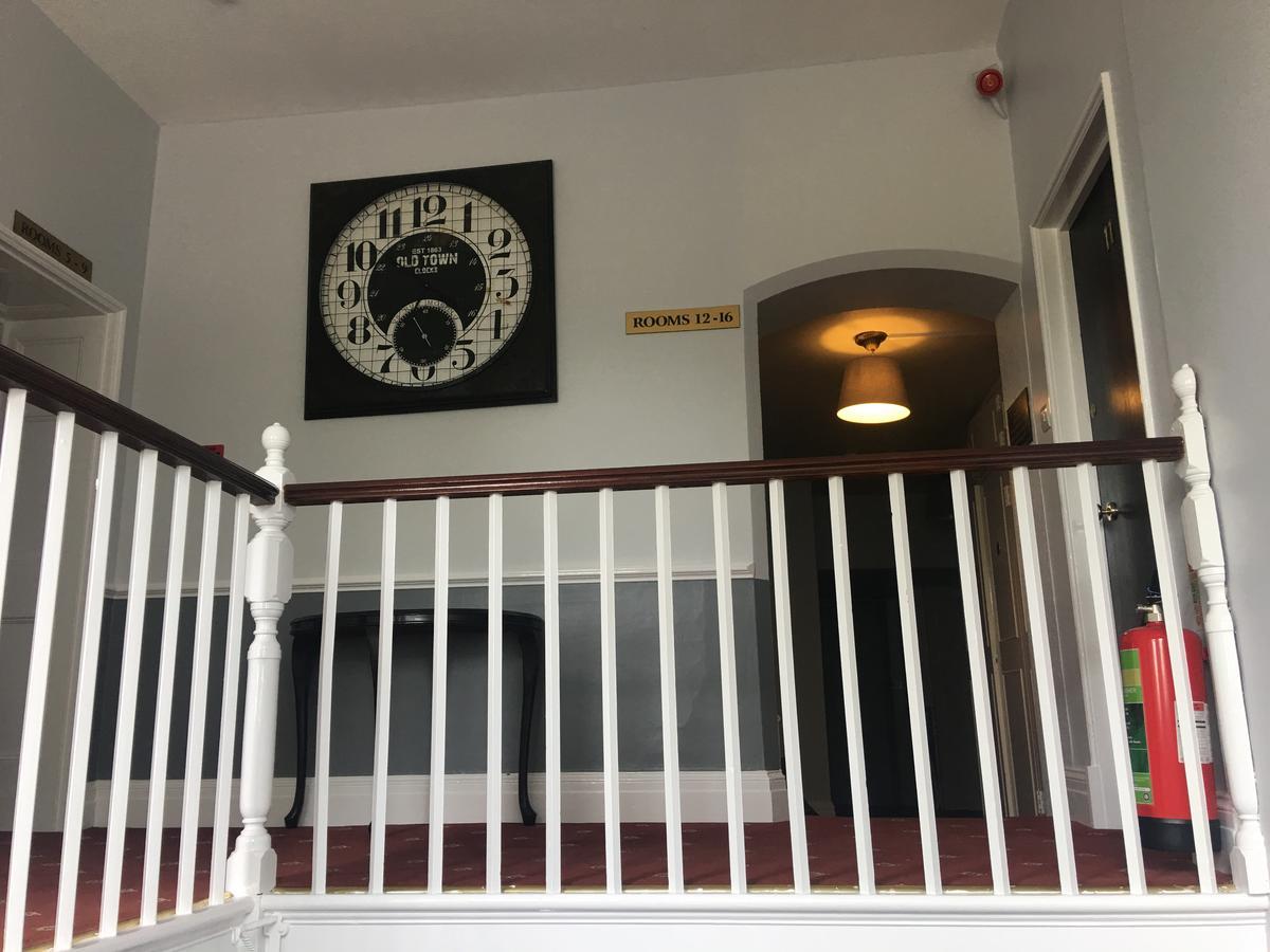 Winston Manor Guesthouse Rooms Churchill  Exterior foto