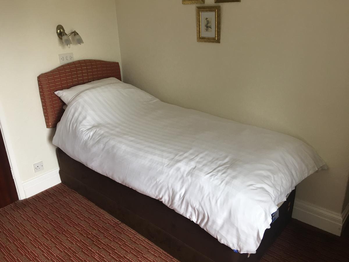 Winston Manor Guesthouse Rooms Churchill  Exterior foto
